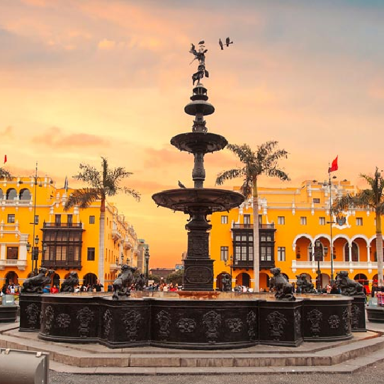 Evening fountain experience Lima